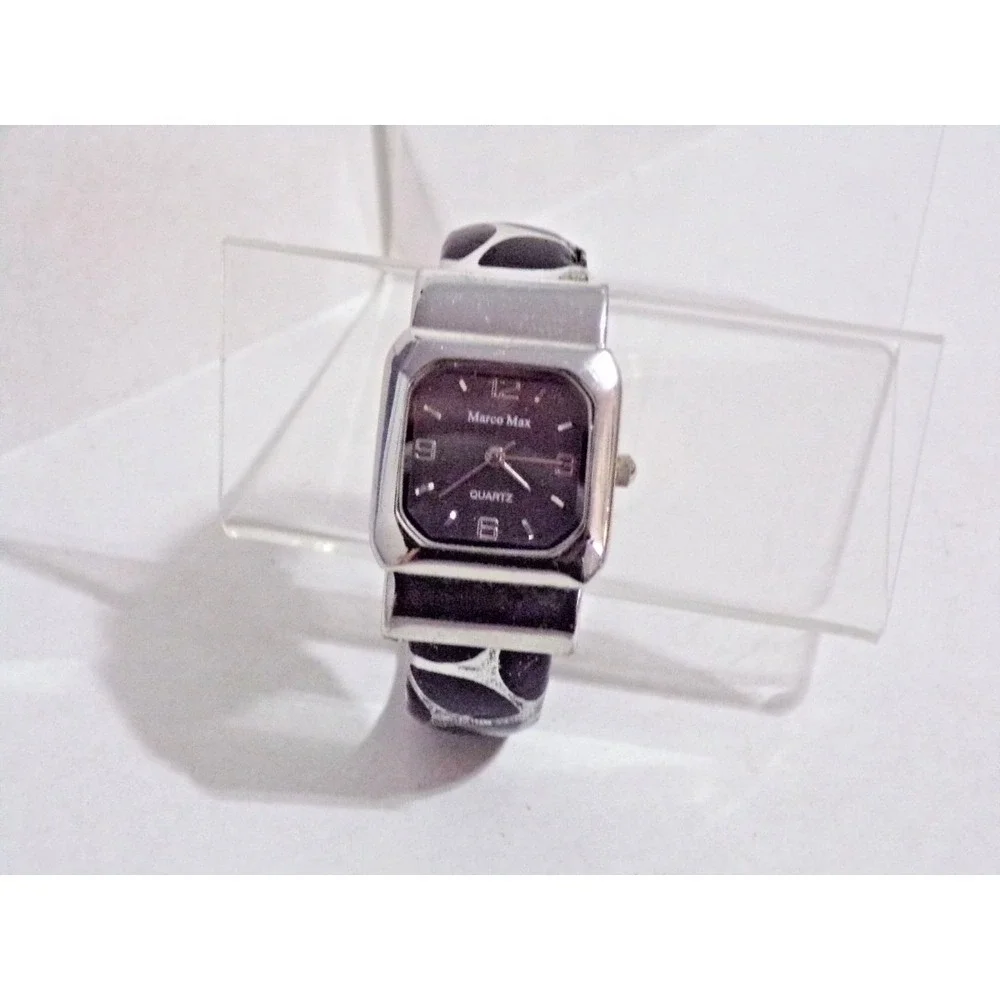 Finesse Quartz Black & Cream Cuff Band Pearl‎ Face Square